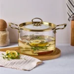 قابلمه پیرکس پروتی ترکیه با دسته و درب طلایی perotti